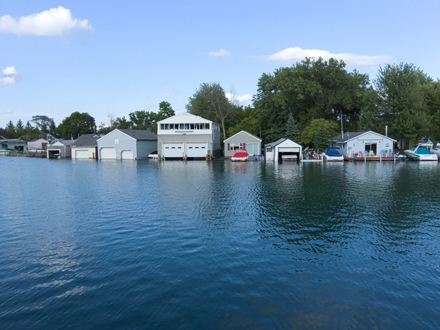 boat
        garages
